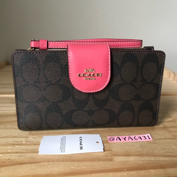 Coach Handbags - Coach wallet🎈🎈